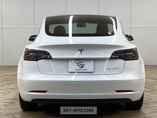 Tesla MODEL 3 2022-11 4424557-14