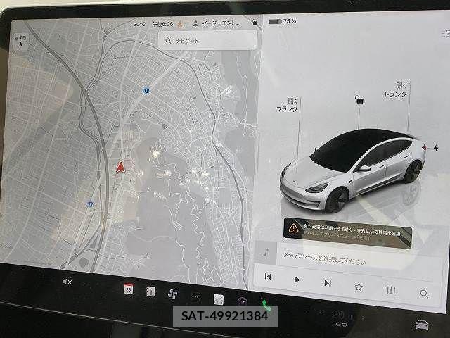 Tesla MODEL 3 2022-11 4424557-3