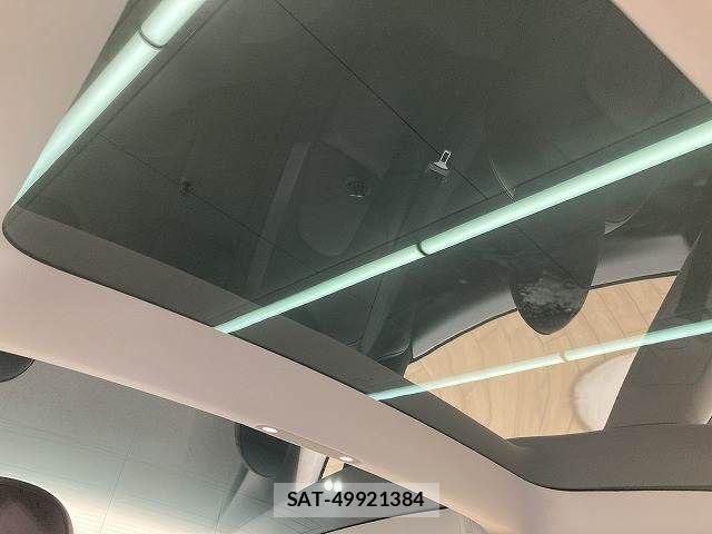 Tesla MODEL 3 2022-11 4424557-7