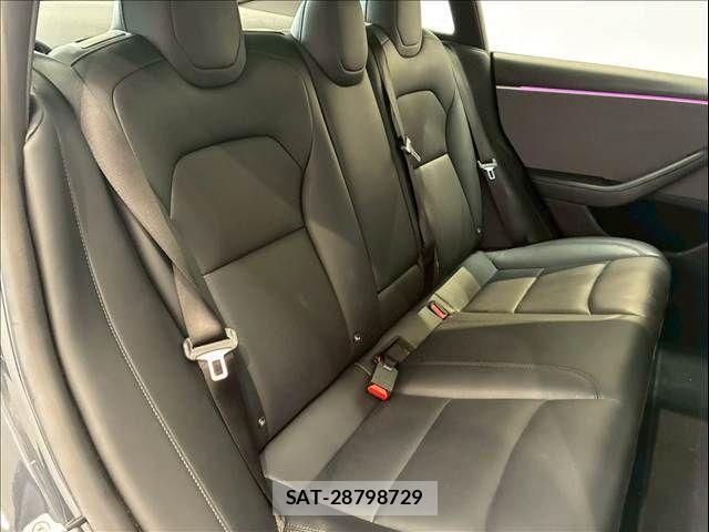 Tesla MODEL 3 2024-12 4424553-9