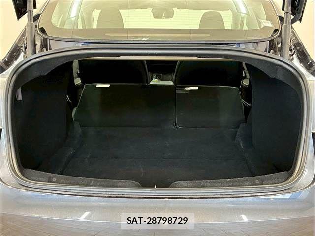 Tesla MODEL 3 2024-12 4424553-10