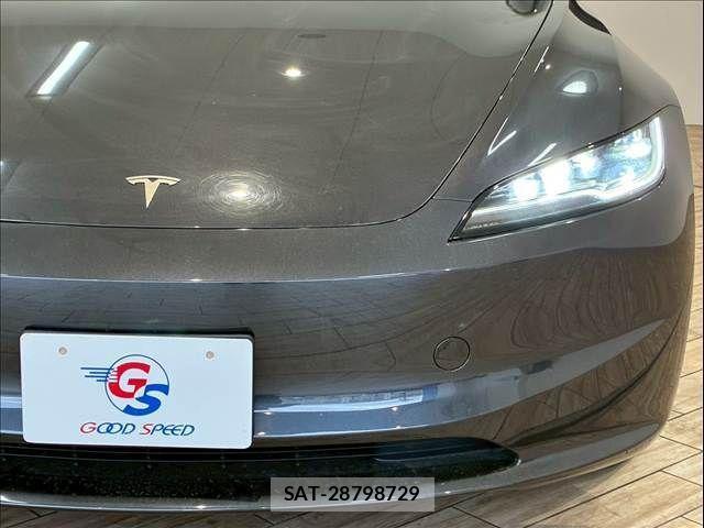 Tesla MODEL 3 2024-12 4424553-17