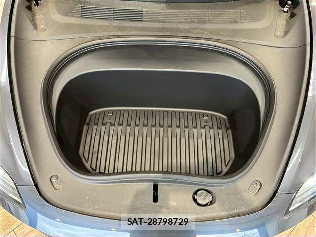 Tesla MODEL 3 2024-12 4424553-19