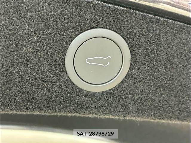 Tesla MODEL 3 2024-12 4424553-5