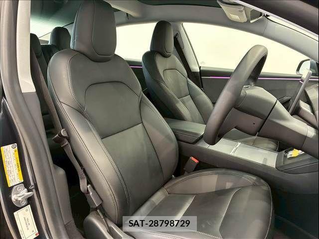 Tesla MODEL 3 2024-12 4424553-8