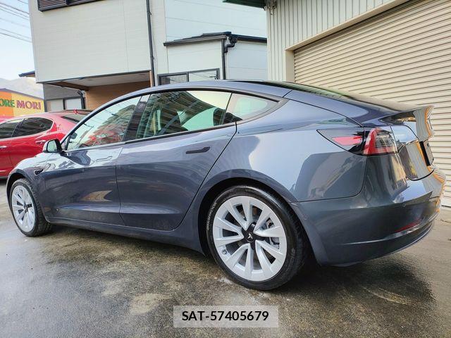 Tesla MODEL 3 2021-12 4758740-4