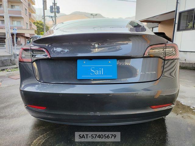 Tesla MODEL 3 2021-12 4758740-5