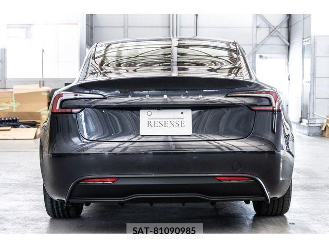 Tesla MODEL 3 2024-12 4990893-6