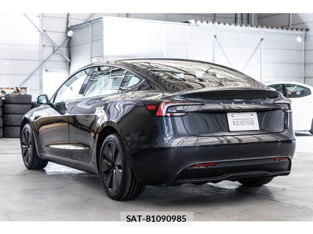 Tesla MODEL 3 2024-12 4990893-7