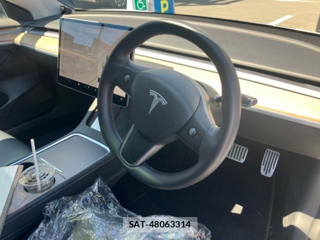 Tesla MODEL 3 2021-08 6135815-12