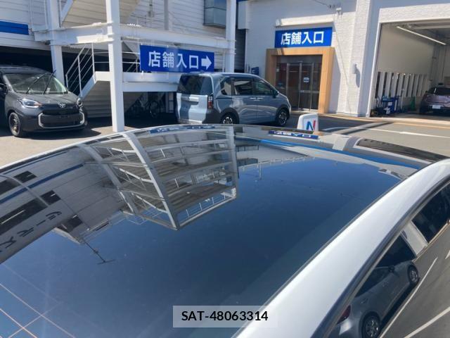 Tesla MODEL 3 2021-08 6135815-15