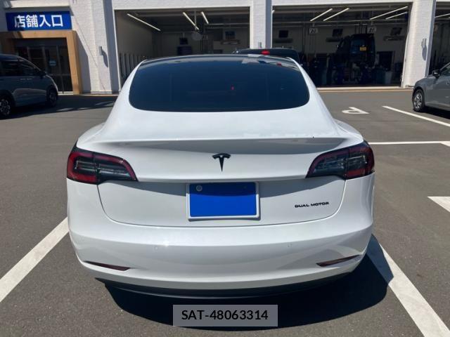 Tesla MODEL 3 2021-08 6135815-4