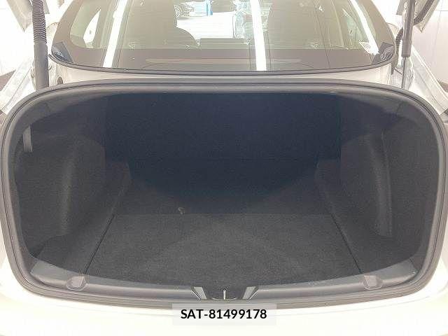 Tesla MODEL 3 2022-02 6547113-13