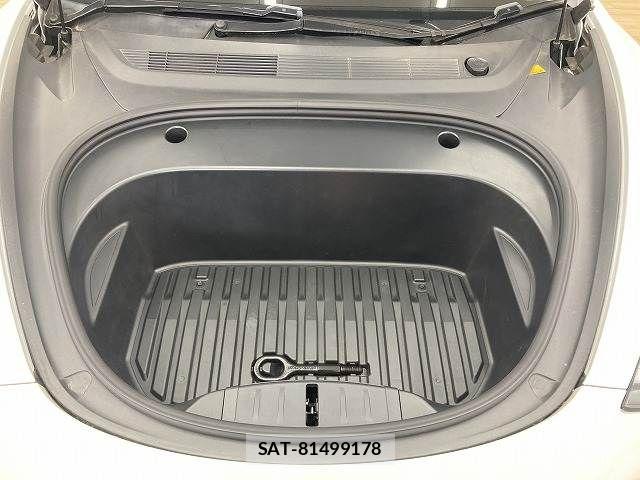 Tesla MODEL 3 2022-02 6547113-17