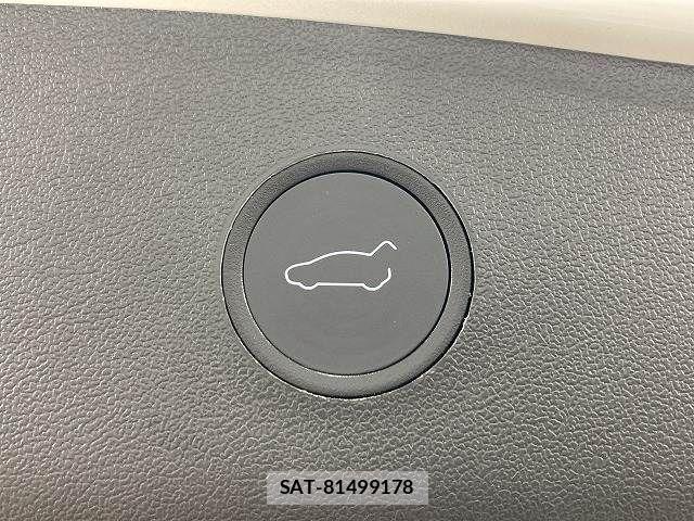 Tesla MODEL 3 2022-02 6547113-5