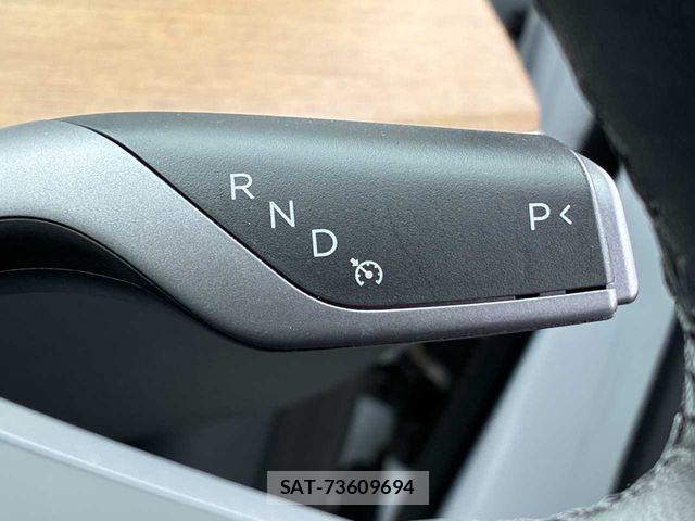Tesla MODEL 3 2022-06 6615252-9
