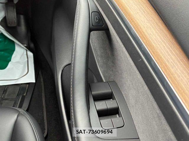 Tesla MODEL 3 2022-06 6615252-16