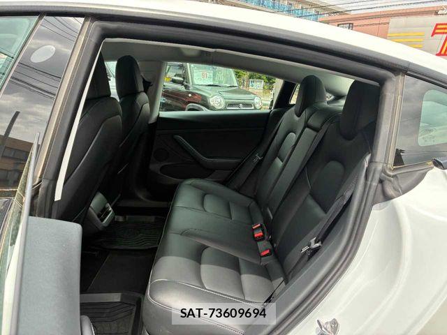 Tesla MODEL 3 2022-06 6615252-23