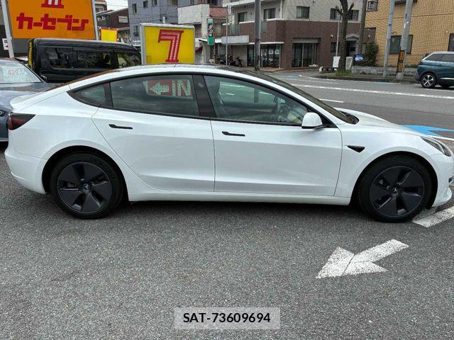 Tesla MODEL 3 2022-06 6615252-27