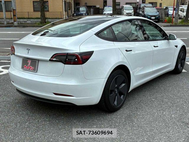 Tesla MODEL 3 2022-06 6615252-28