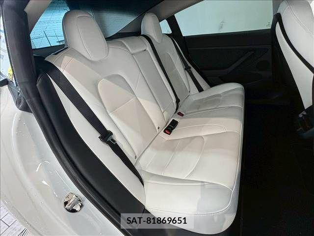 Tesla MODEL 3 2021-08 6673931-9