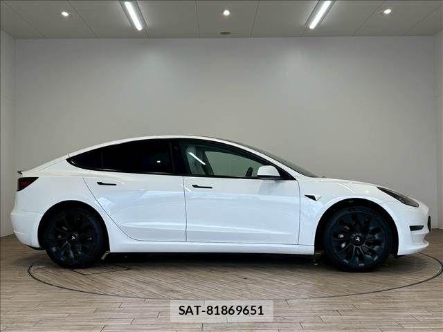Tesla MODEL 3 2021-08 6673931-13