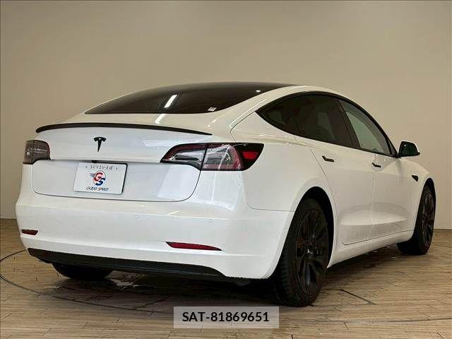 Tesla MODEL 3 2021-08 6673931-15