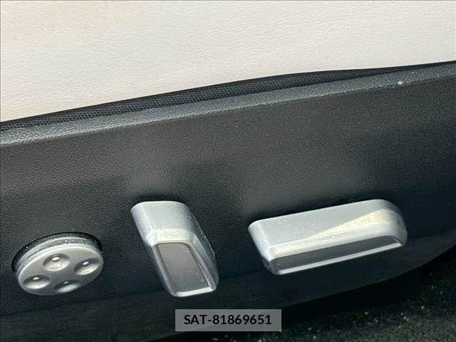 Tesla MODEL 3 2021-08 6673931-6