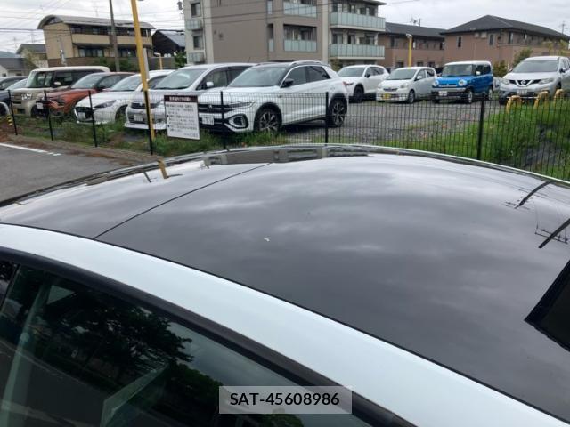 Tesla MODEL 3 2021-07 6914520-17