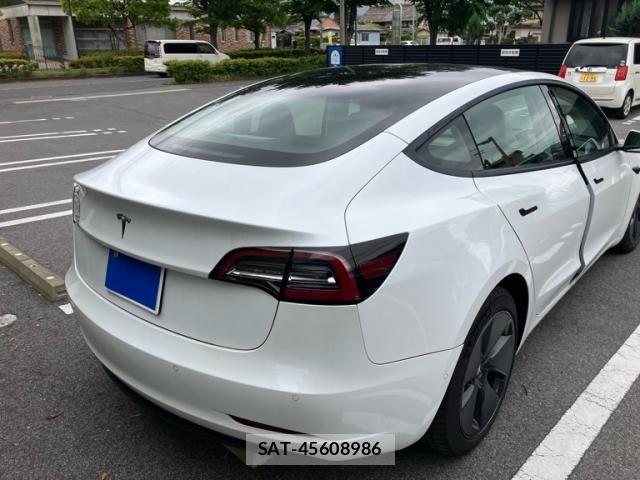 Tesla MODEL 3 2021-07 6914520-4