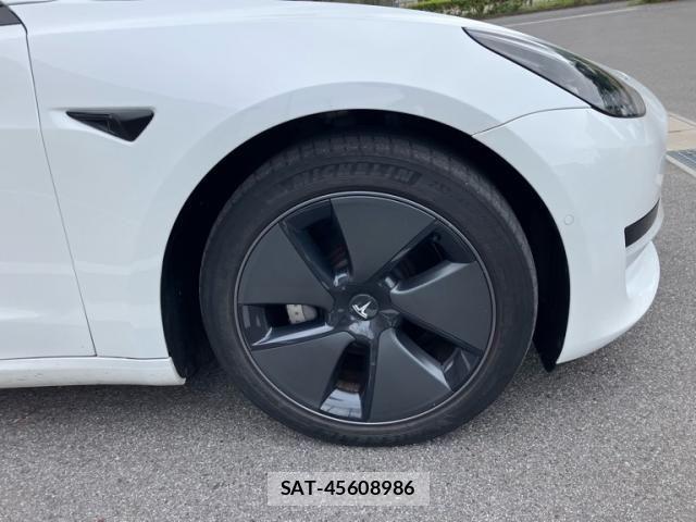 Tesla MODEL 3 2021-07 6914520-7