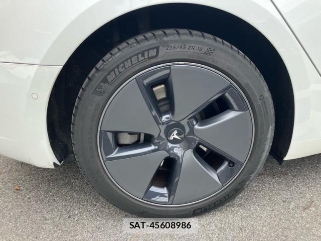 Tesla MODEL 3 2021-07 6914520-8