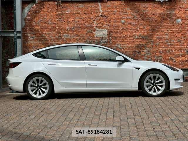 Tesla MODEL 3 2022-03 6914521-9