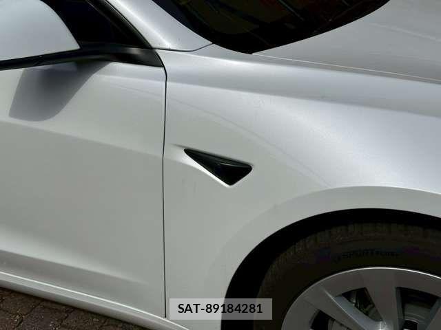Tesla MODEL 3 2022-03 6914521-17