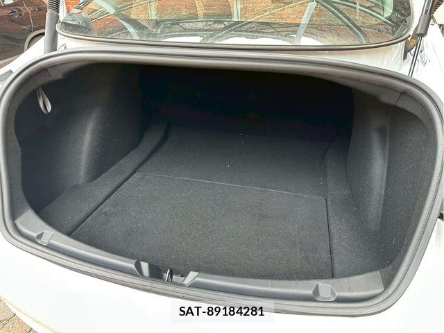 Tesla MODEL 3 2022-03 6914521-24