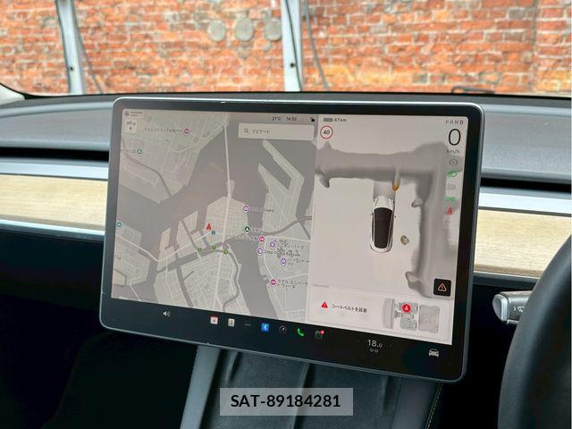 Tesla MODEL 3 2022-03 6914521-28