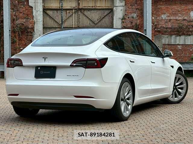Tesla MODEL 3 2022-03 6914521-2