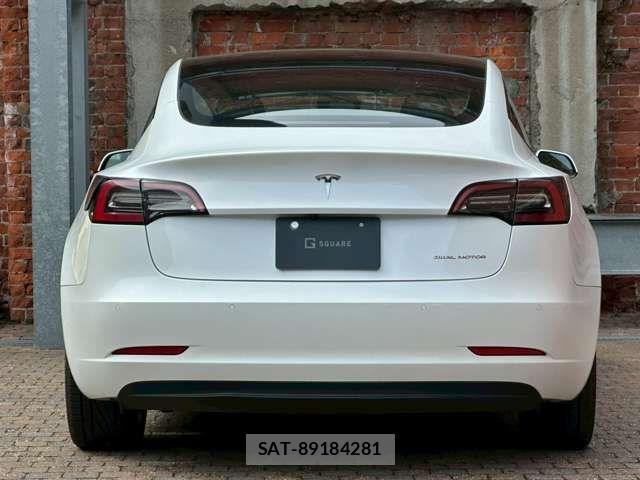Tesla MODEL 3 2022-03 6914521-8