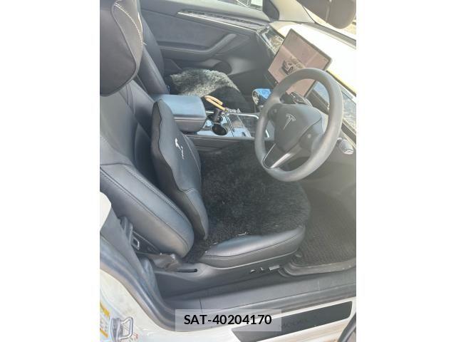 Tesla MODEL 3 2022-08 7021764-11