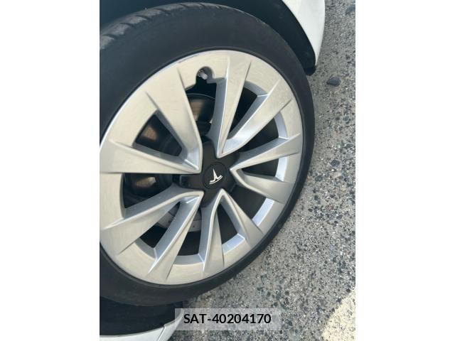 Tesla MODEL 3 2022-08 7021764-4
