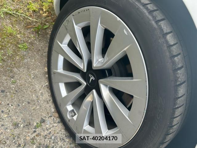 Tesla MODEL 3 2022-08 7021764-5