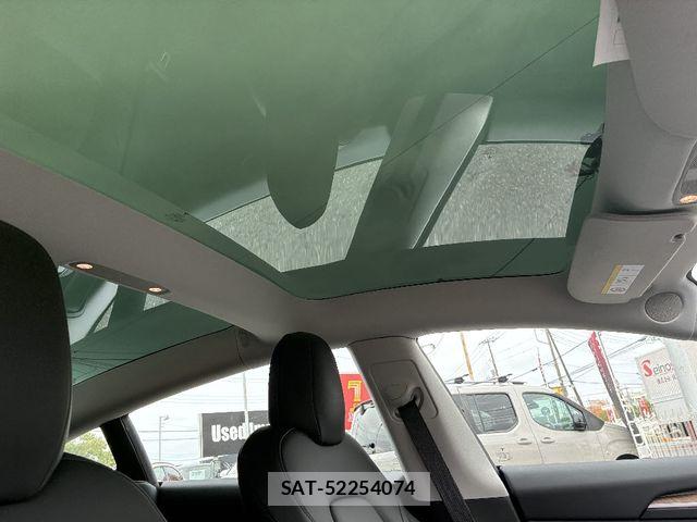 Tesla MODEL 3 2021-04 7061067-9