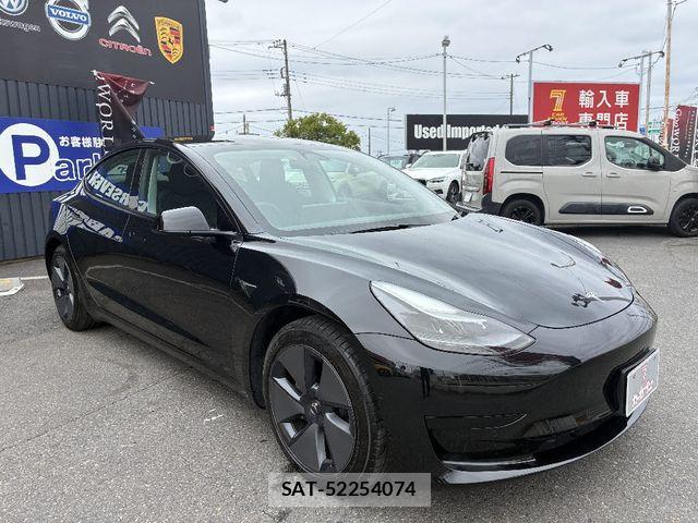 Tesla MODEL 3 2021-04 7061067-25