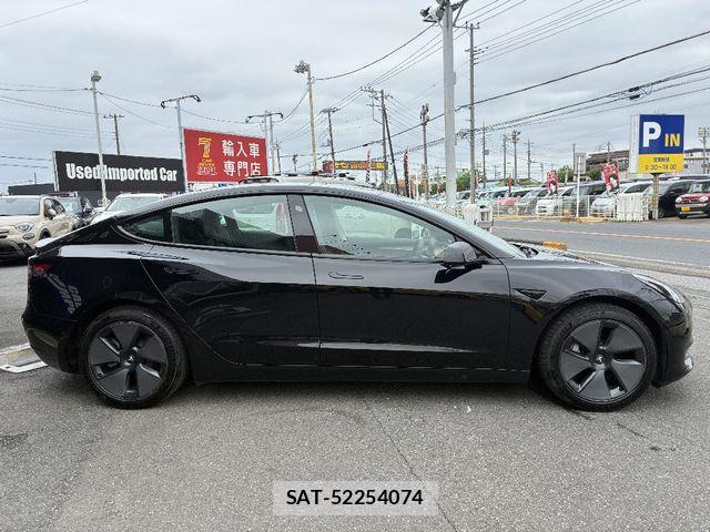 Tesla MODEL 3 2021-04 7061067-26