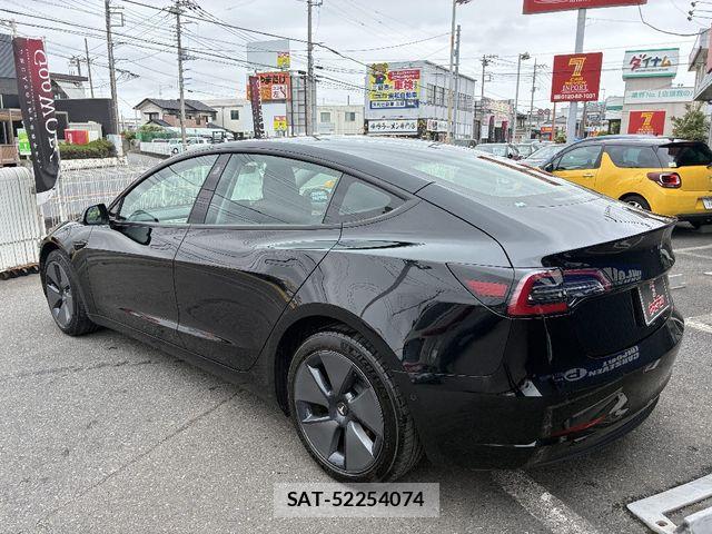 Tesla MODEL 3 2021-04 7061067-28