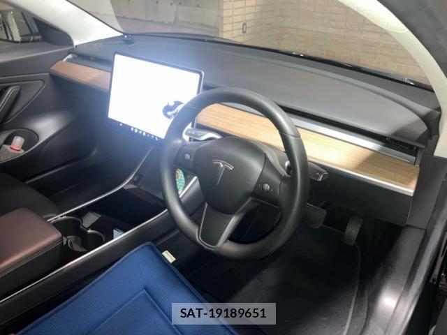 Tesla MODEL 3 2019-10 7061068-12