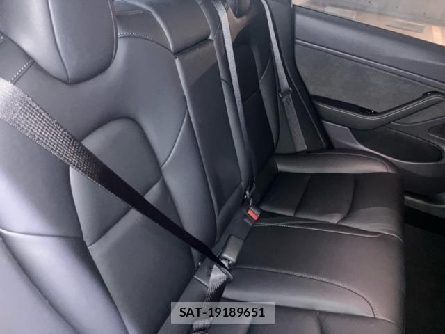 Tesla MODEL 3 2019-10 7061068-14