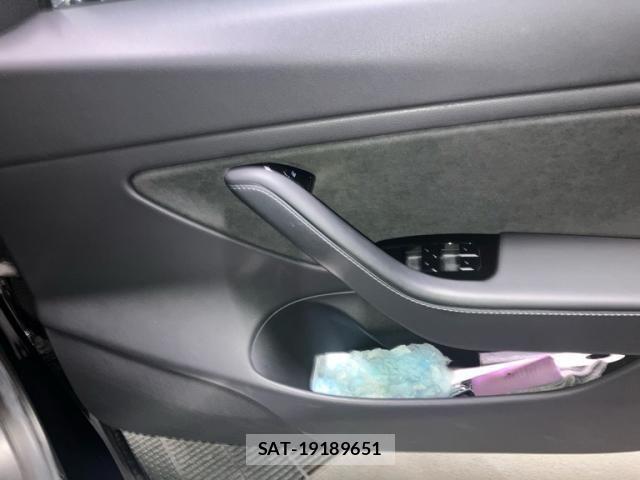 Tesla MODEL 3 2019-10 7061068-15