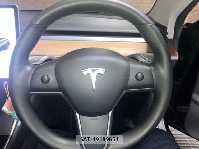Tesla MODEL 3 2019-10 7061068-17