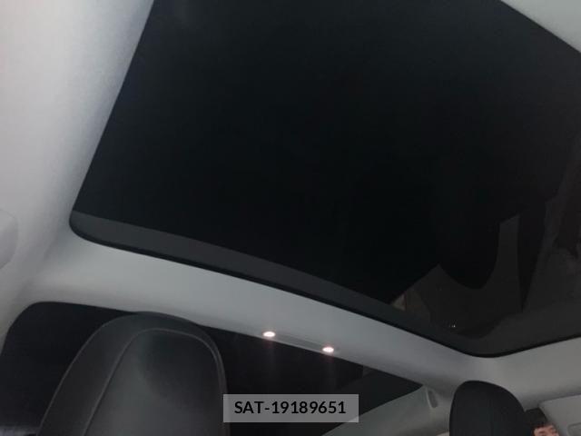 Tesla MODEL 3 2019-10 7061068-21